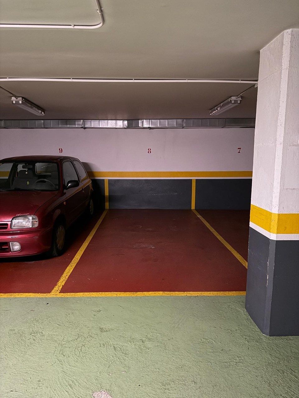 Foto 1 Arzobispo Xelmirez, alquiler garaje, coche pequeño