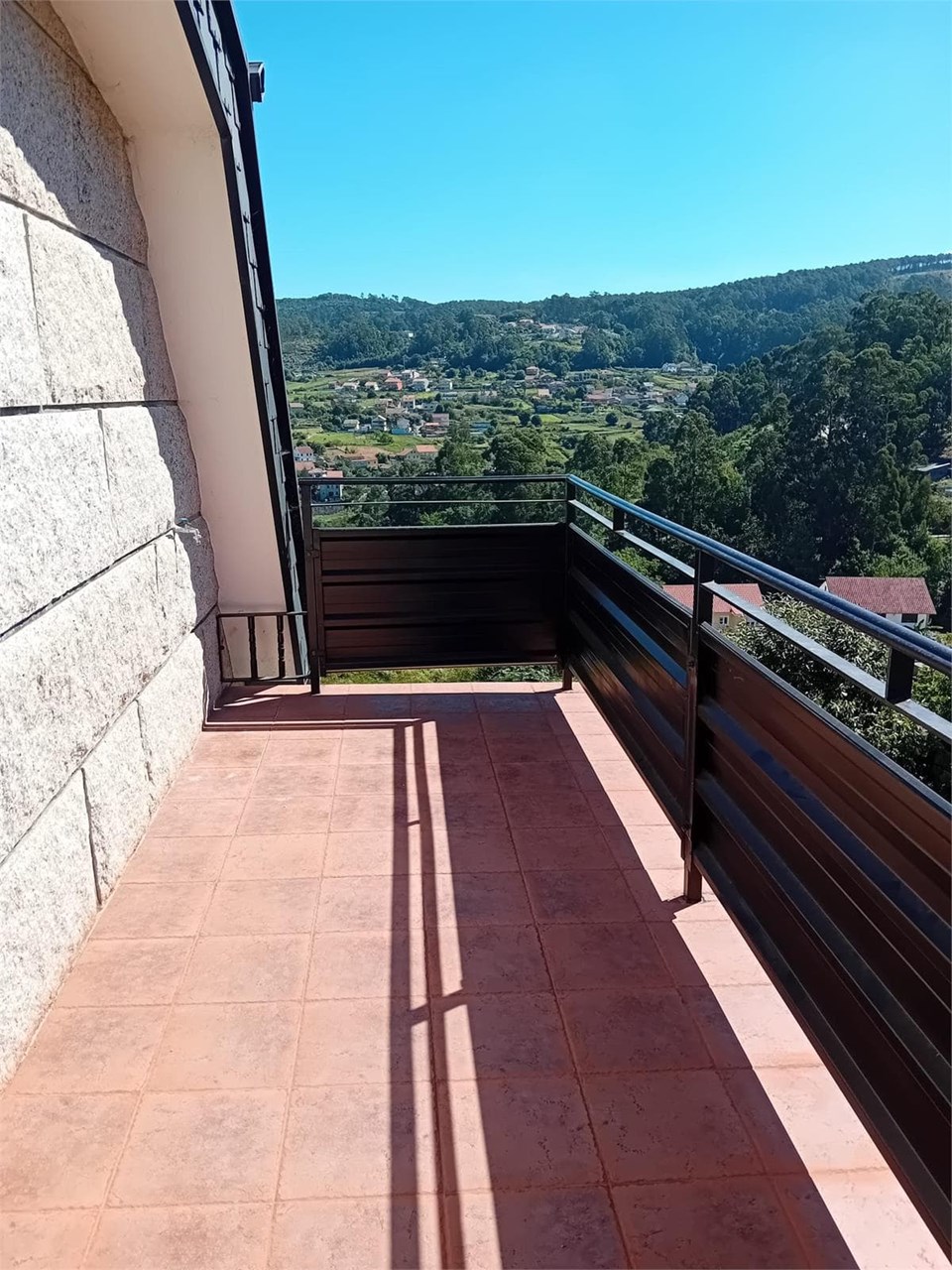 Foto 2 Beade, planta alta de casa, 2 dormitorios y despacho, 2 baños, terraza