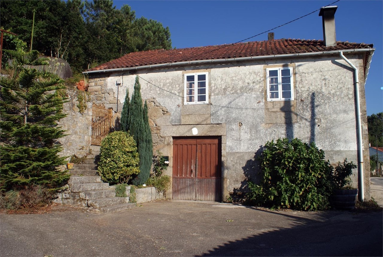 Foto 2 Briallos - Portas, casa de piedra, 4 dormitorios. 5.000m2 de  finca y zona monte