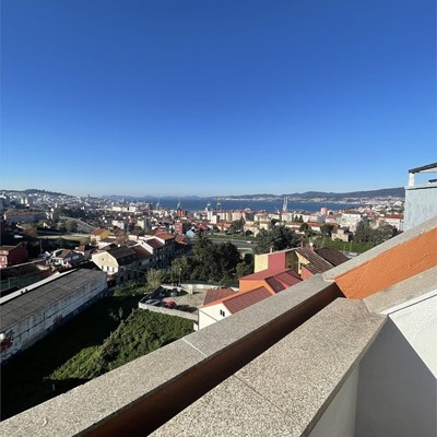 Buenos Aires, ático con vistas al mar, 3 dormitorios, garaje en Vigo