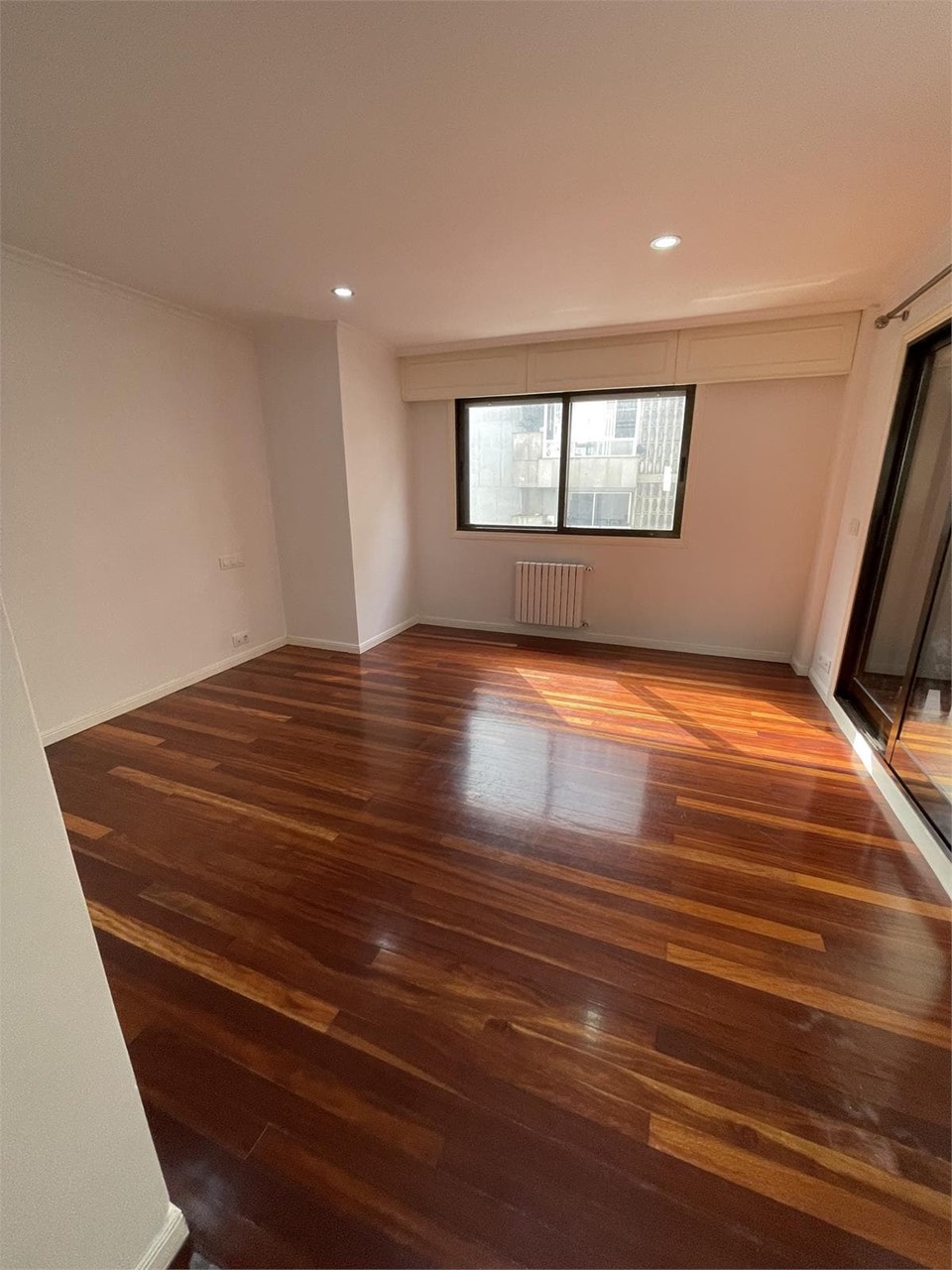 Foto 11 c/ Bolivia, piso de 200m2, 5 dormitorios, calefacción, garaje, trastero