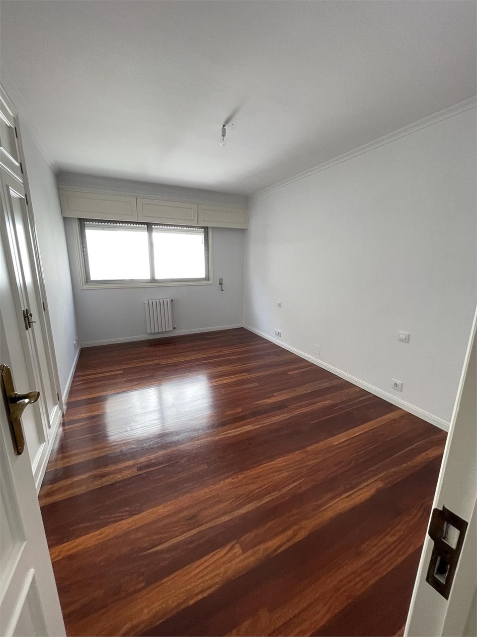 Foto 13 c/ Bolivia, piso de 200m2, 5 dormitorios, calefacción, garaje, trastero