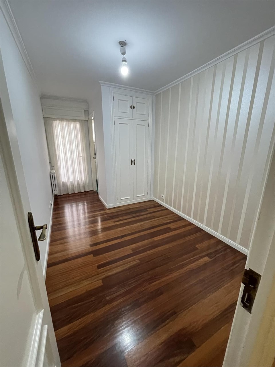 Foto 18 c/ Bolivia, piso de 200m2, 5 dormitorios, calefacción, garaje, trastero