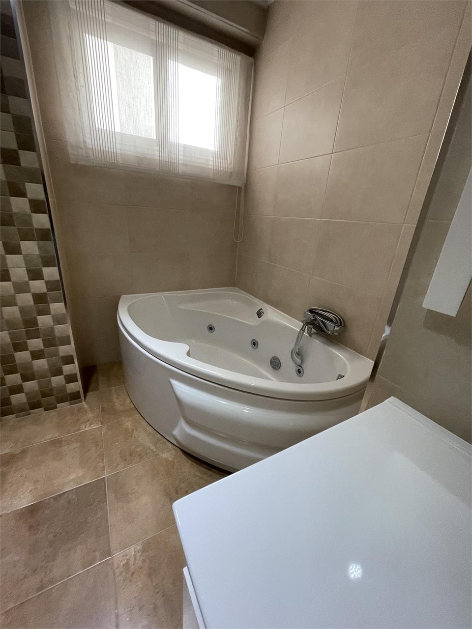 Foto 24 c/ Bolivia, piso de 200m2, 5 dormitorios, calefacción, garaje, trastero