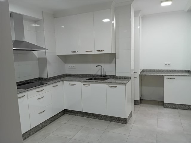 calle Barcelona, totalmente reformado, 3 dormitorios, 2 baños, garaje y bodega - Vigo