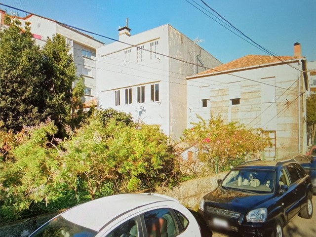 Camilo Veiga, casa de piedra de 2 plantas para reformar - Vigo