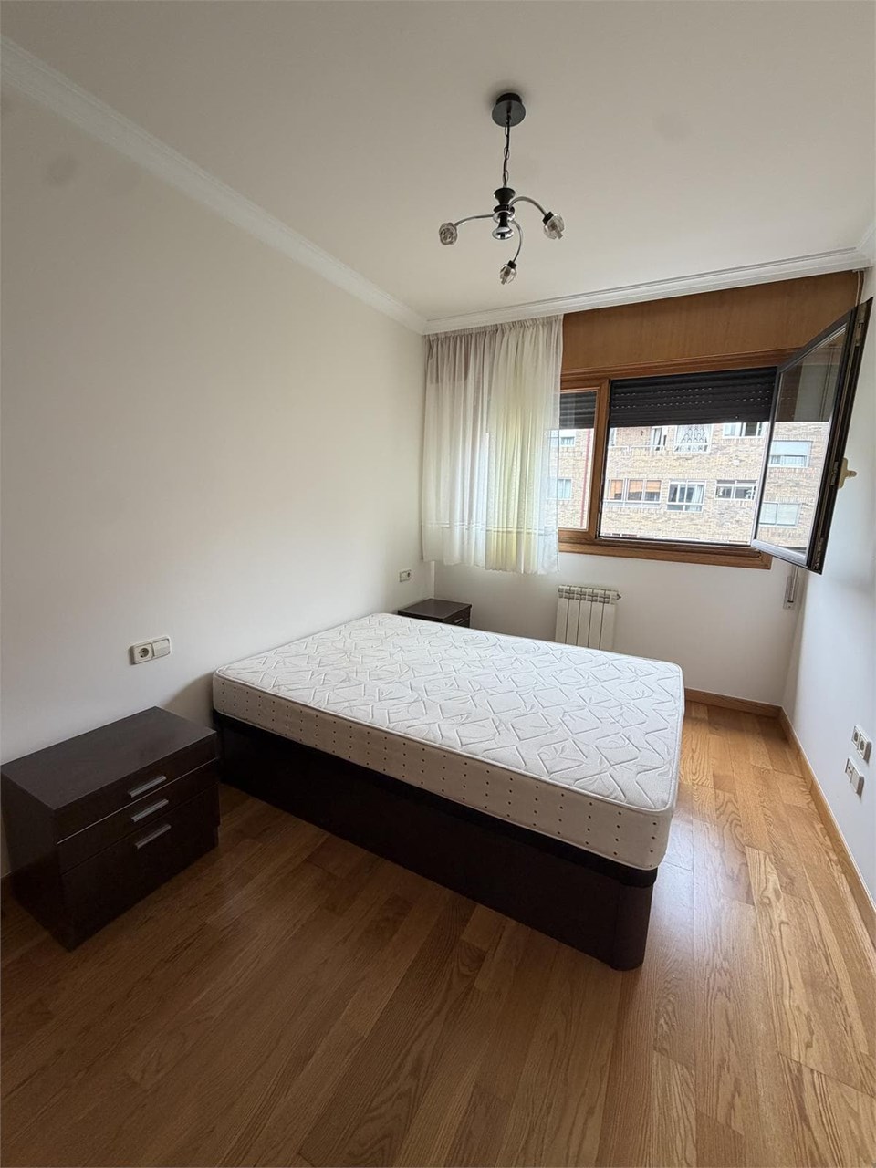 Foto 4 Castrelos, amueblado, 1 dormitorio, garaje