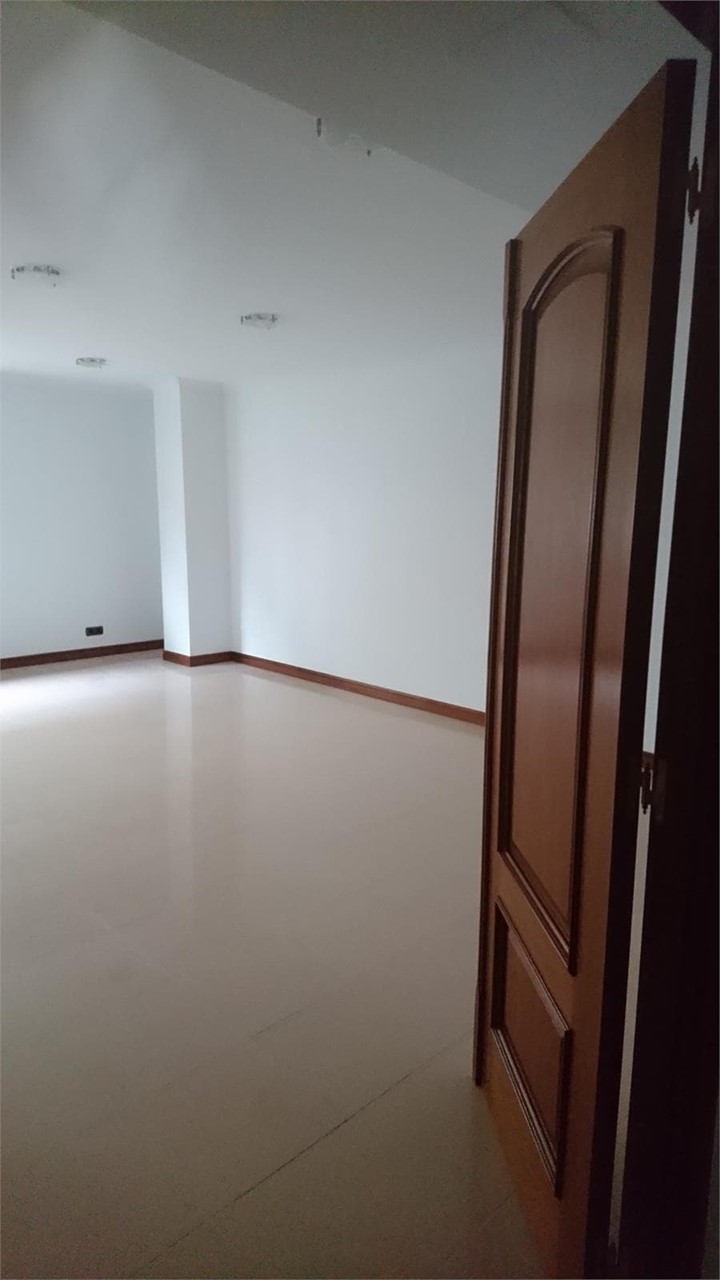 Foto 4 Enrique Macias, oficina venta, 114 m2, acondicionada