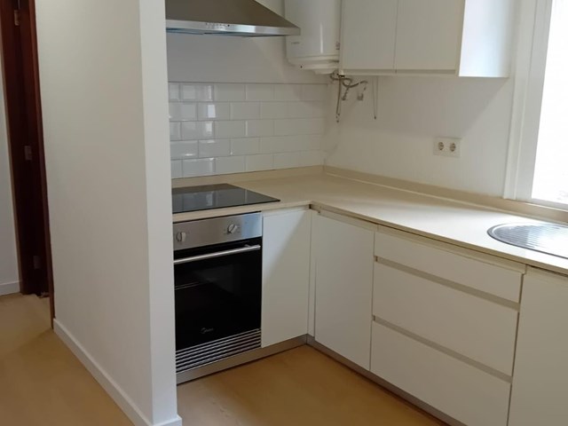 Escuelas Públicas. Apartamento amueblado, 2 dormitorios, zona de aparcamiento - Vigo