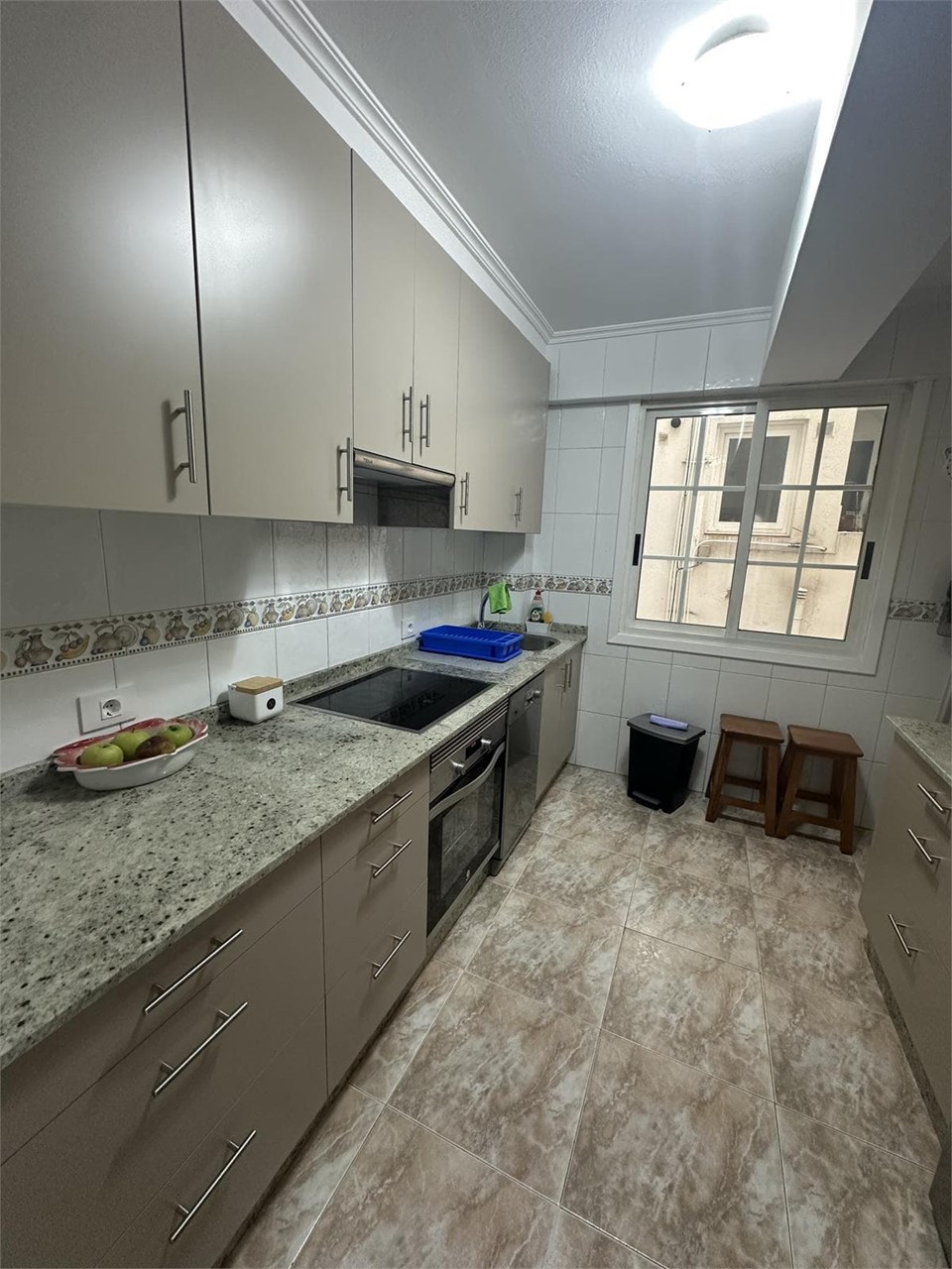 Foto 2 Estudiante. Habitación piso compartido Camelias, 275€/mes
