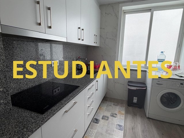 Estudiantes, calle Tui (Coia), 4 dormitorios - Vigo