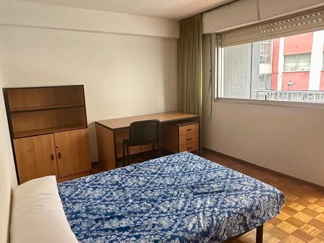 Estudiantes Habitación en calle Pi y Margall - Vigo