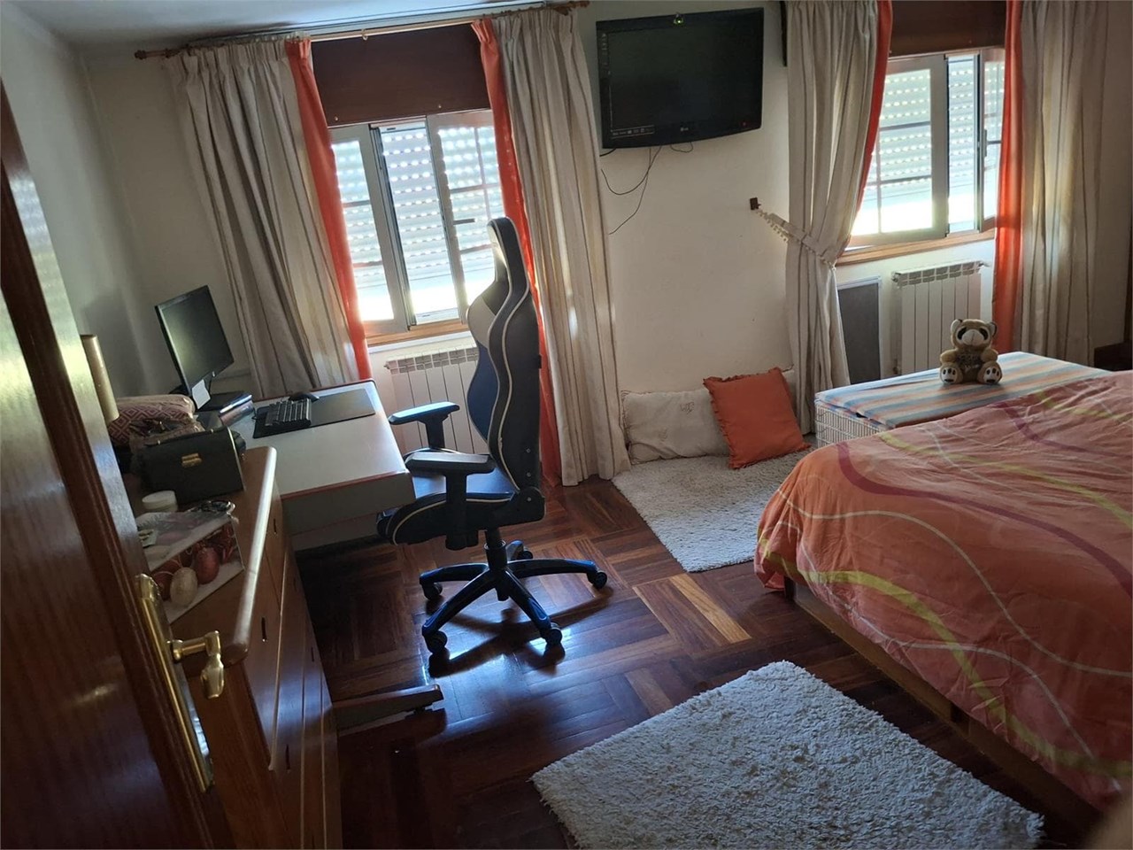 Foto 13 Fragoselo. Chalet de piedra, 240m2 con 1700m2 de terreno con piscina