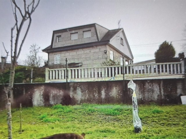 Fragoselo. Chalet de piedra, 240m2 con 1700m2 de terreno con piscina - Vigo