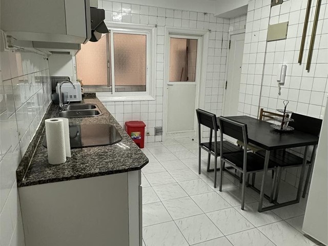 López Mora (Peniche), 4 dormitorios, 2 baños, calefacción - Vigo