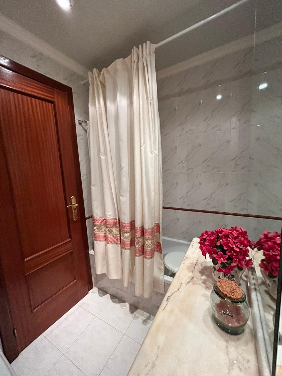 Foto 24 Luis Casado, 3 dormitorios, 2 baños, calefacción, garaje, bodega