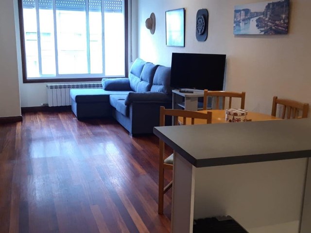 María Berdiales, estudio amueblado - Vigo