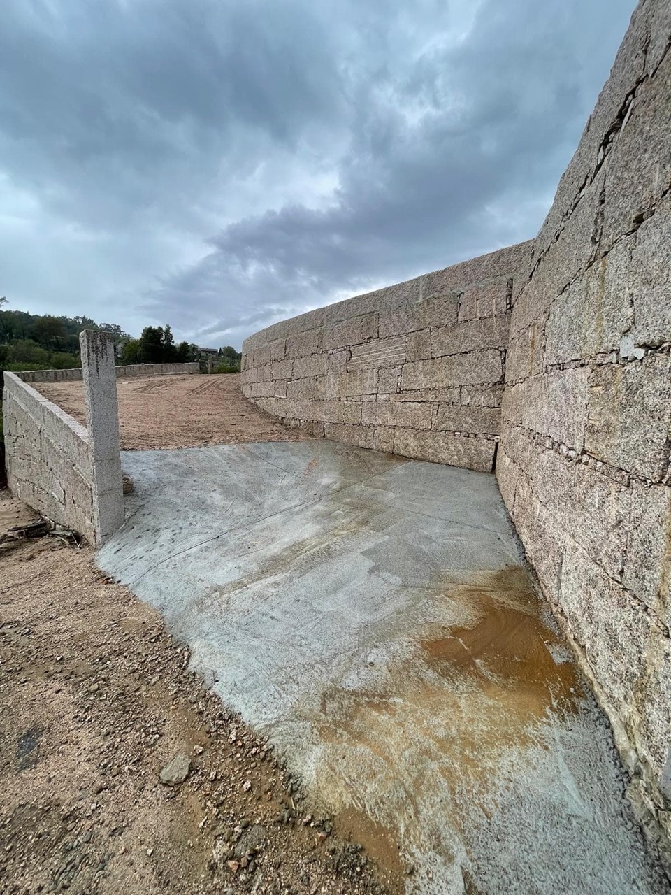Foto 5 Mos - Petelos, terreno edificable 905m2