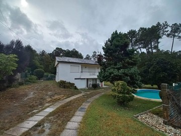 Nigrán, casa con 900m2 de finca con piscina