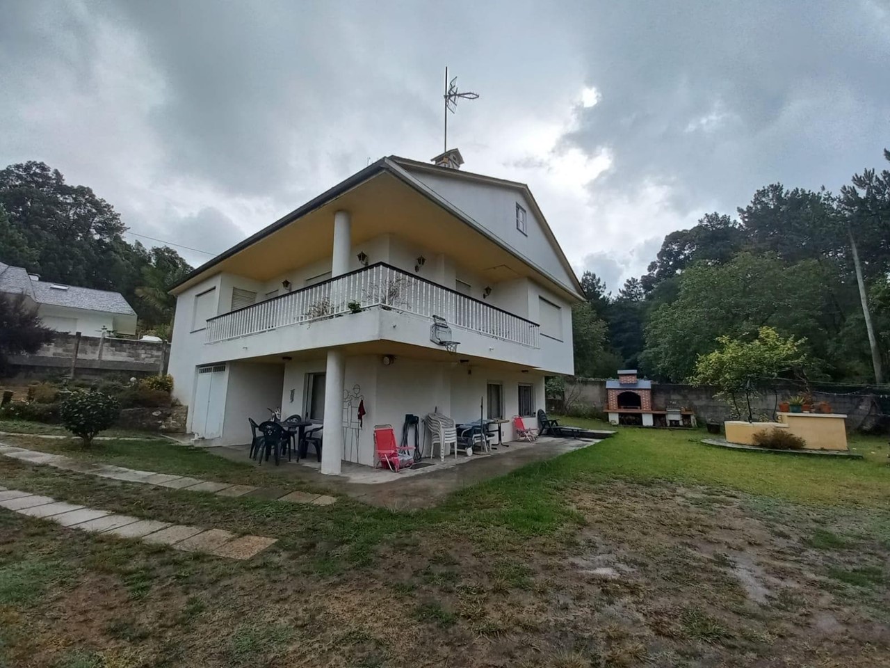 Foto 3 Nigrán, casa con 900m2 de finca con piscina