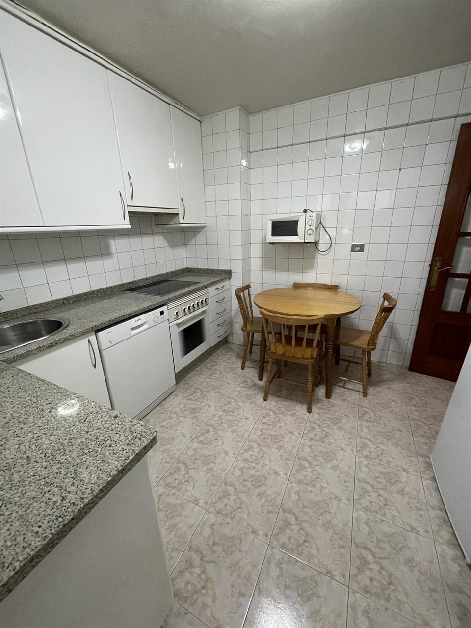 Foto 1 Pi y Margall, 3 dormitorios, calefacción, garaje