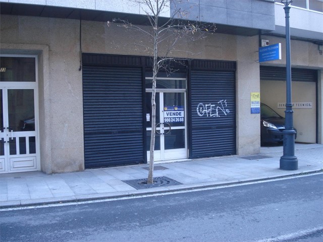 Pi y Margall, bajo acondicionado 47m2 + altillo  - Vigo