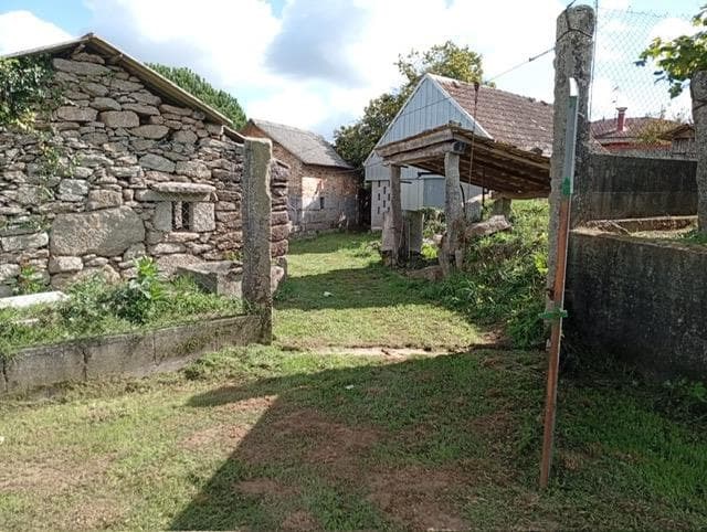 Foto 13 Ponteareas, casa de piedra para reformar con 7.000m2 de terreno