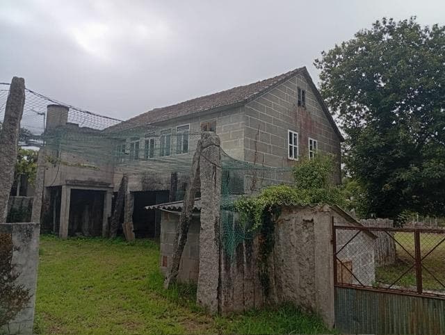 Foto 3 Ponteareas, casa de piedra para reformar con 7.000m2 de terreno