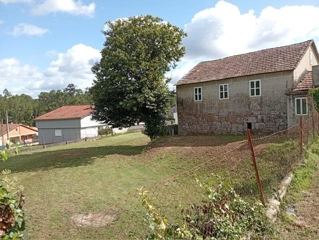 Foto 6 Ponteareas, casa de piedra para reformar con 7.000m2 de terreno