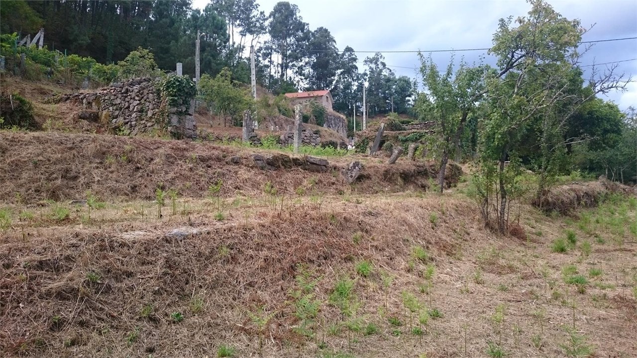 Foto 12 Ponteareas - Gulanes, terreno 1268m2, con ruinas de piedra