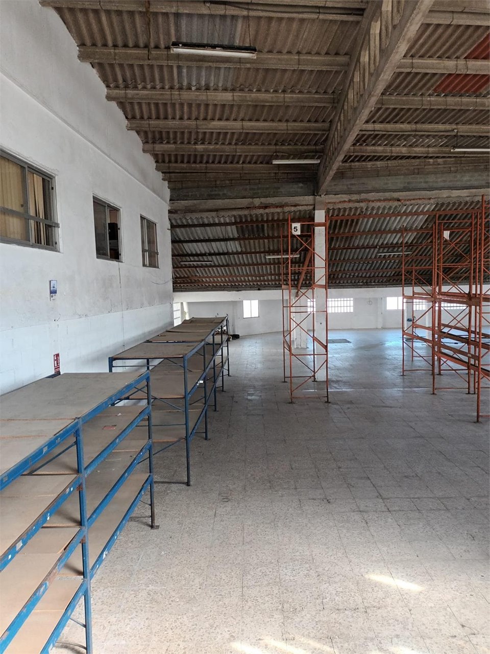 Foto 1 Puxeiros - Nave de 1.100m2