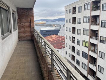 Severo Ochoa, 4 dormitorios, balcón, 2 plazas de garaje. Vistas al mar. - Vigo