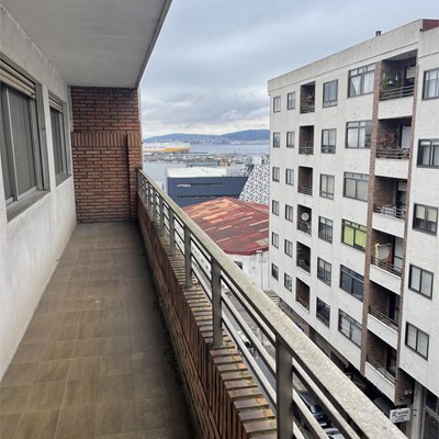 Severo Ochoa, 4 dormitorios, balcón, 2 plazas de garaje. Vistas al mar. en Vigo