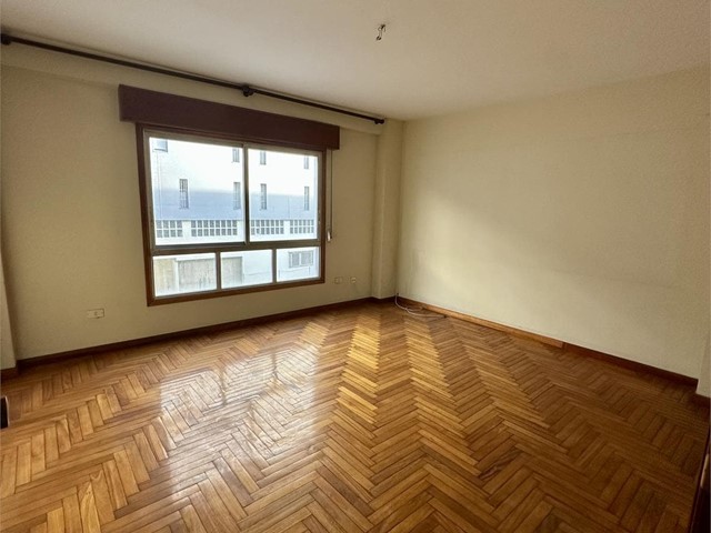 Torrecedeira, 4 dormitorios, trastero - Vigo