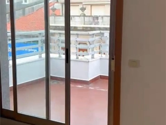 Zona Cruce c/ Colón, ático con terraza, 2 dormitorios - Vigo